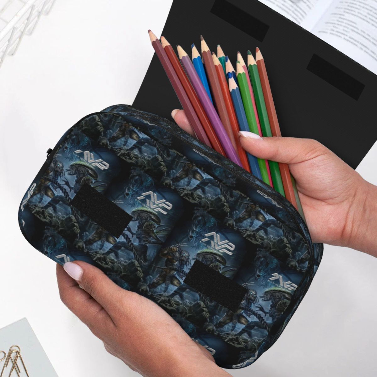 Kotak Pensil Permainan Alien V - Office Supply Vs Stationery ulasan dan harga